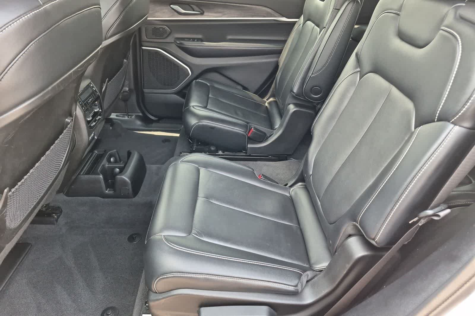Used 2021 Jeep Grand Cherokee L Limited AWD/4WD image 19