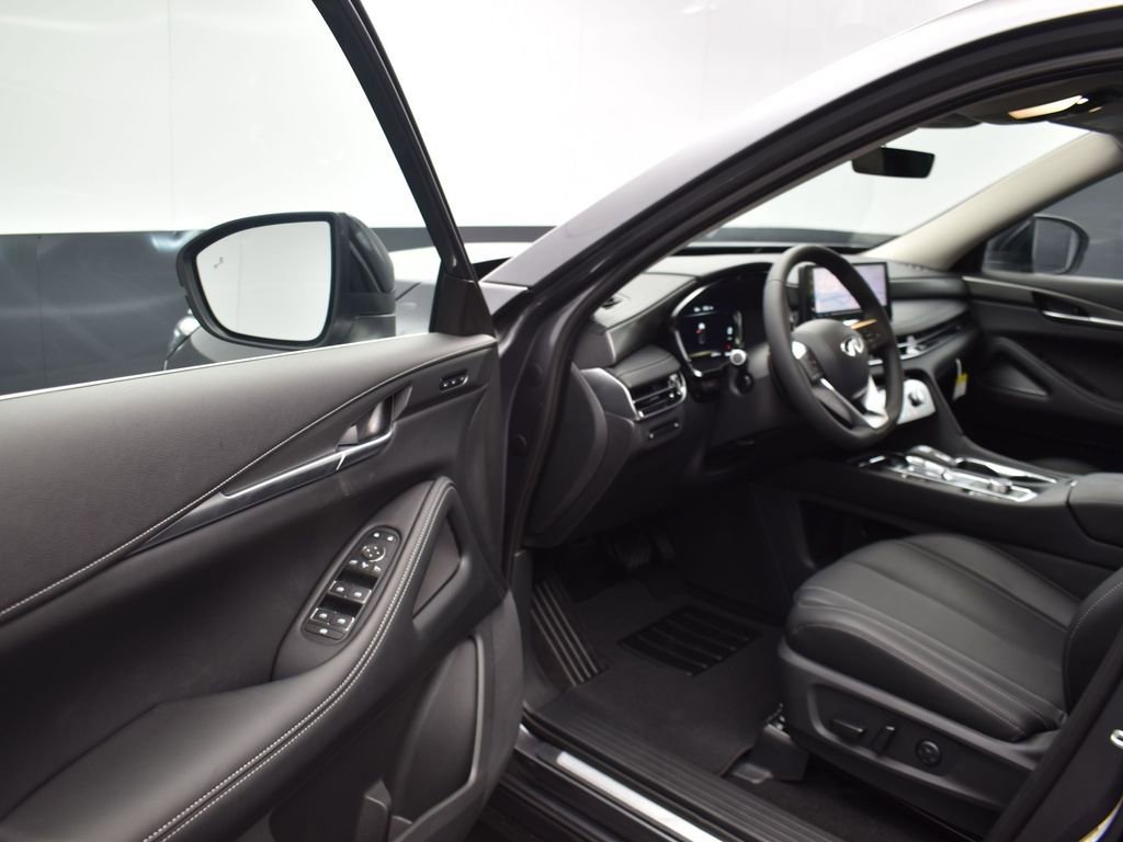 Certified 2026 INFINITI QX60 Pure w/ Cargo Package image 11
