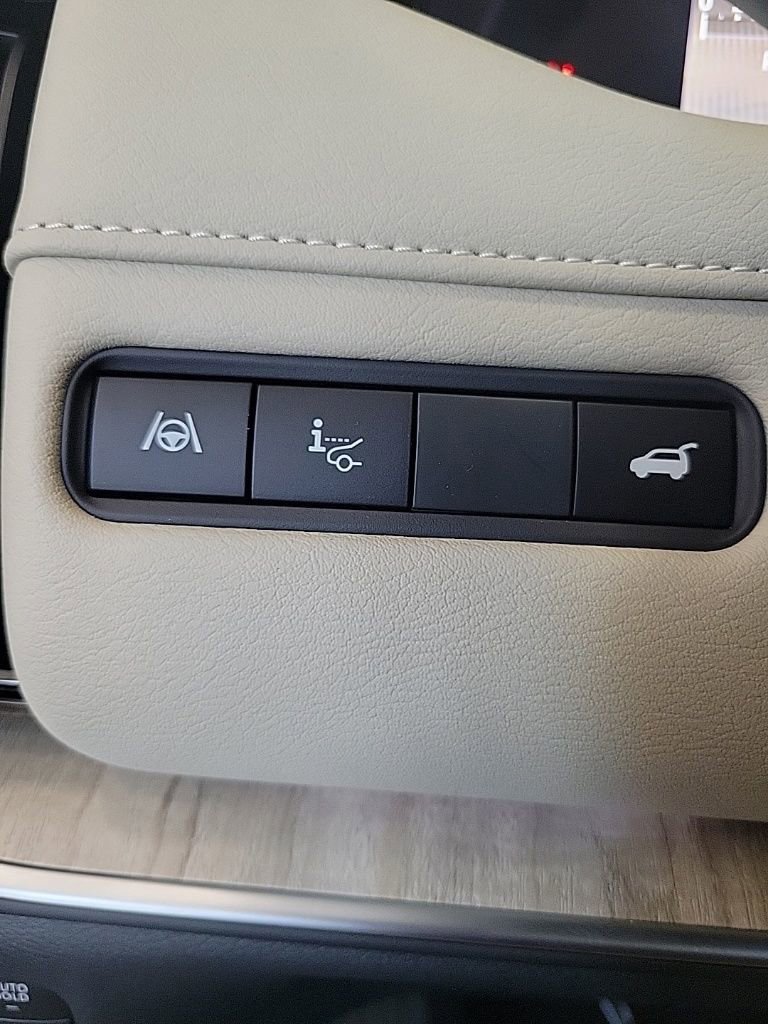 New 2025 Nissan Armada Platinum Reserve image 32