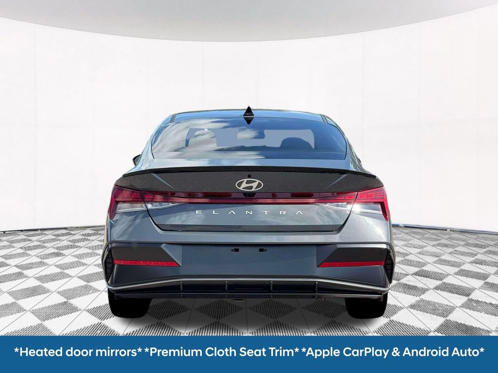 New 2026 Hyundai Elantra SEL Sport Premium FWD image 10