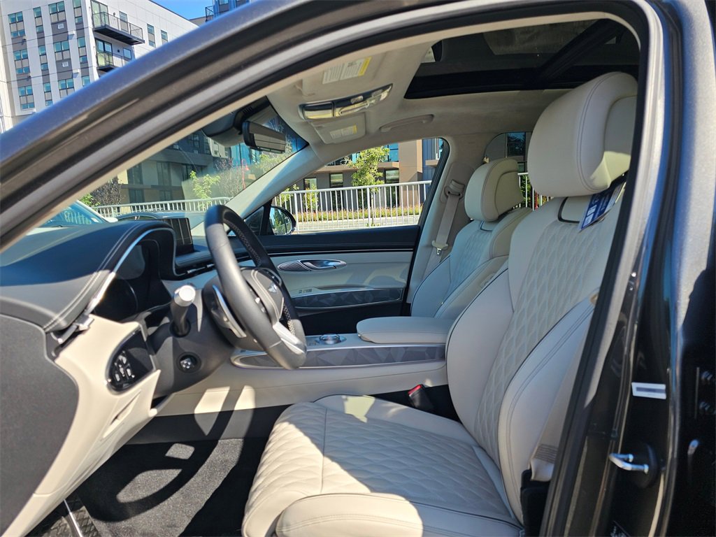 Used 2025 Genesis GV70 3.5T Sport w/ Sport Advanced Package image 23