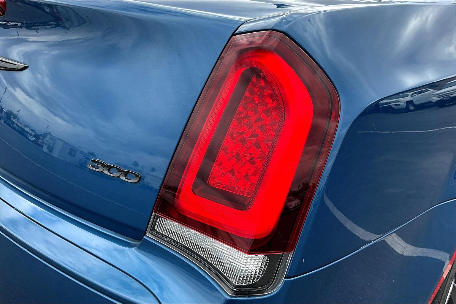 Used 2022 Chrysler 300 Touring w/ Sport Appearance Package RWD image 17