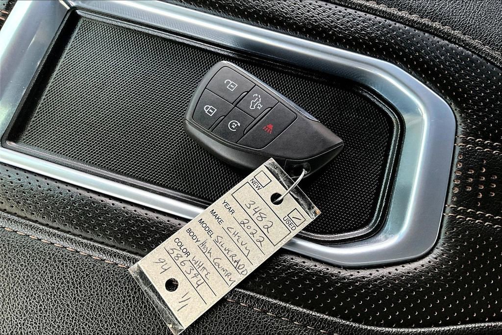 Used 2022 Chevrolet Silverado 1500 High Country image 34