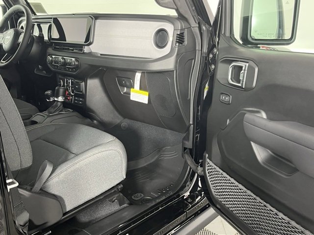 New 2025 Jeep Gladiator Willys image 27