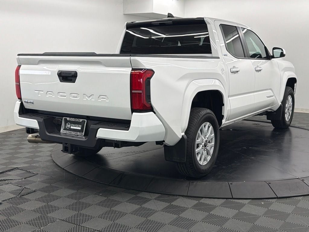 Certified 2026 Toyota Tacoma SR5 AWD/4WD image 10