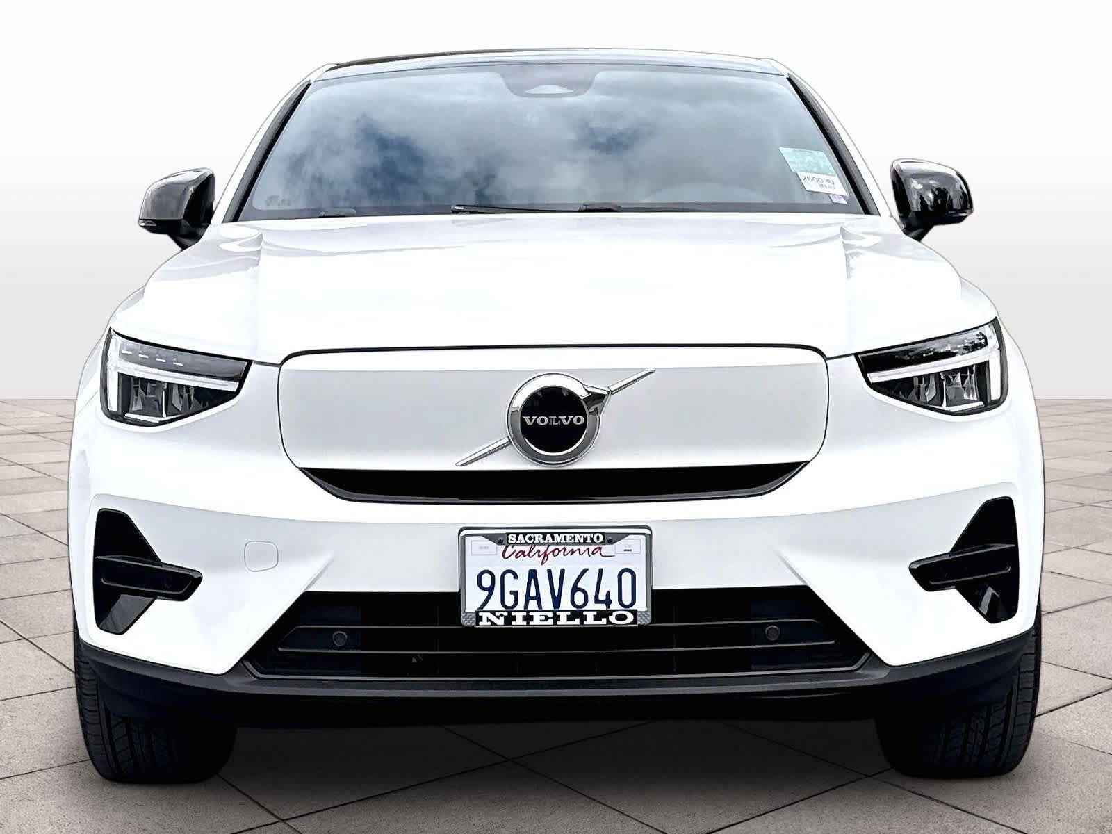 Used 2023 Volvo C40 Recharge Core AWD/4WD image 3