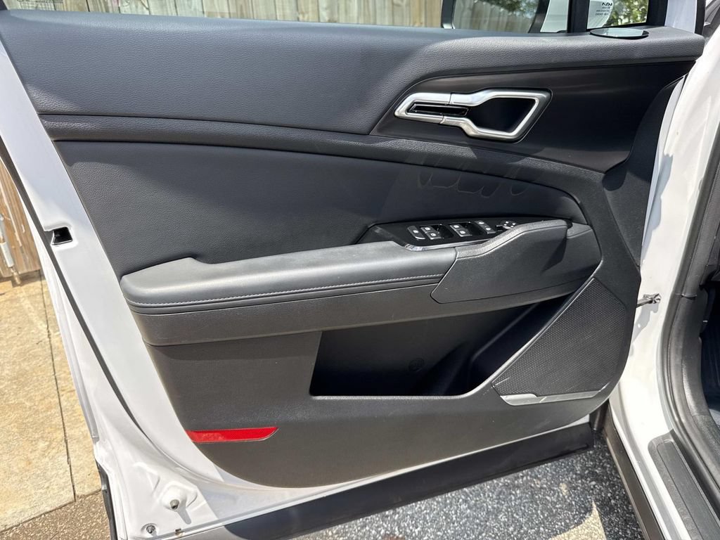 Used 2025 Kia Sportage EX FWD image 20