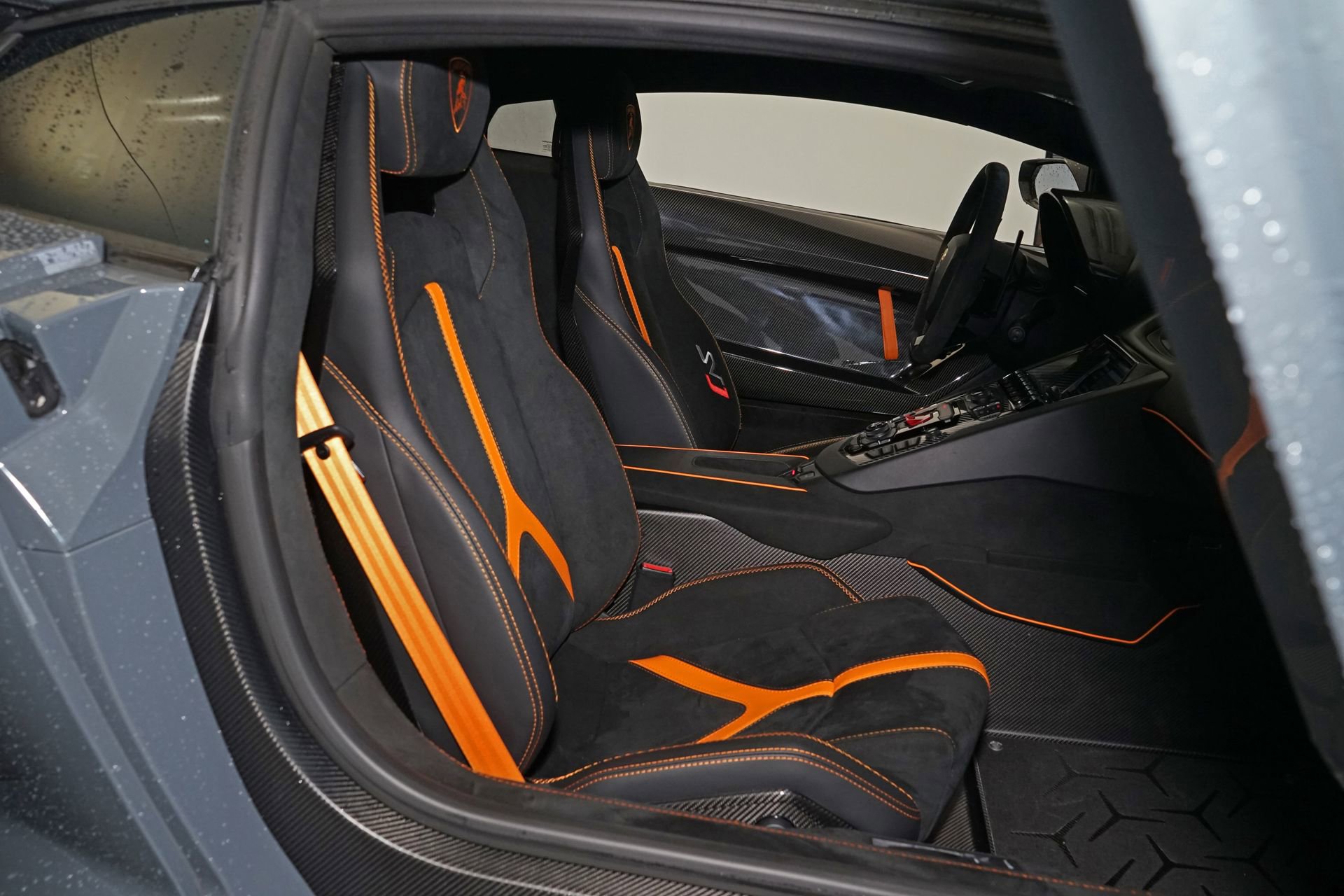 Used 2019 Lamborghini Aventador SVJ AWD/4WD image 29