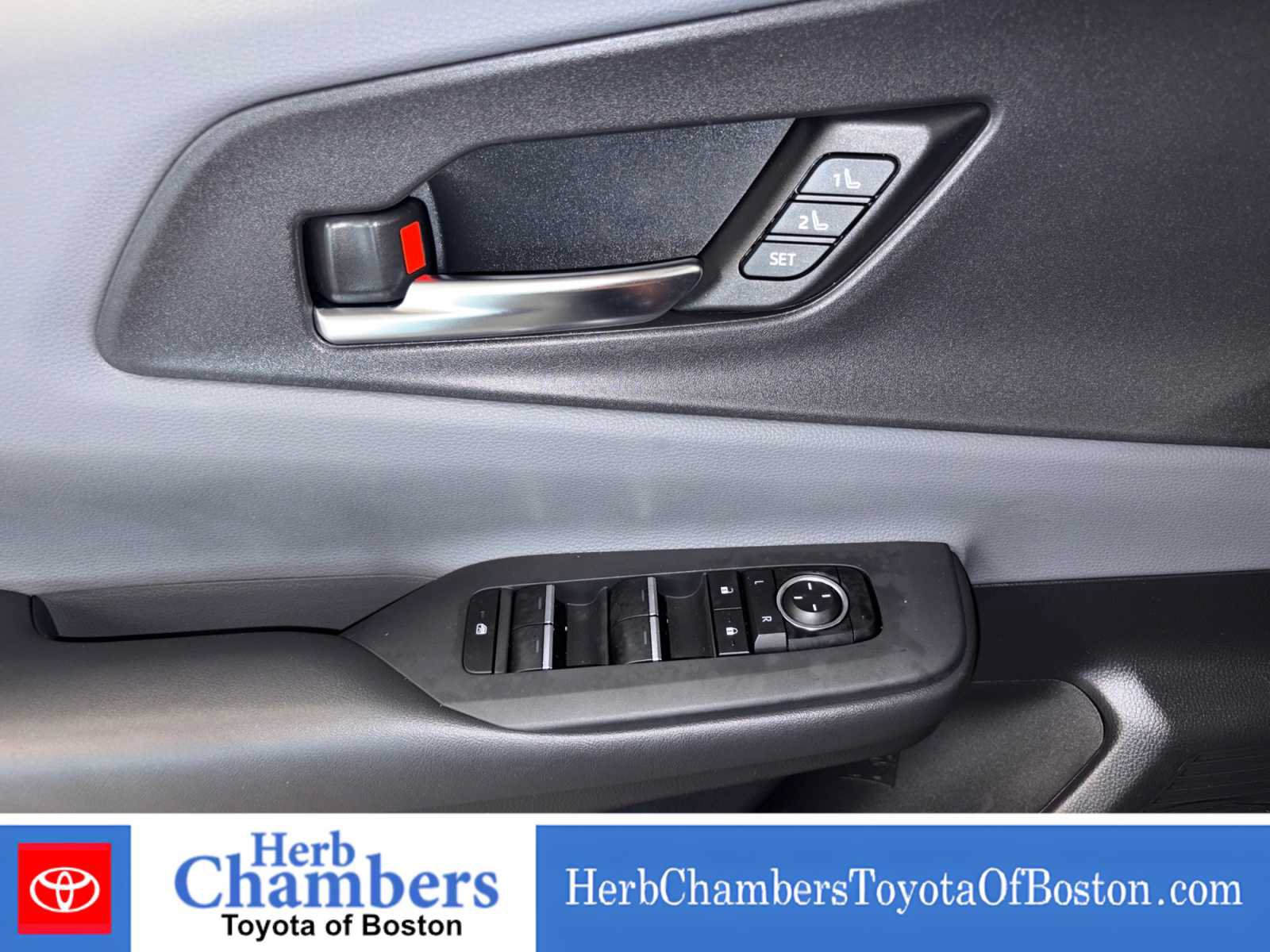 Used 2024 Toyota Prius Limited AWD/4WD image 19