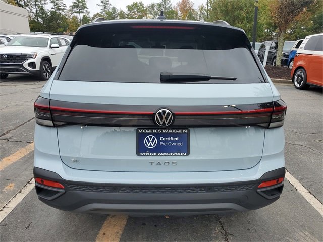 Certified 2025 Volkswagen Taos SE image 5