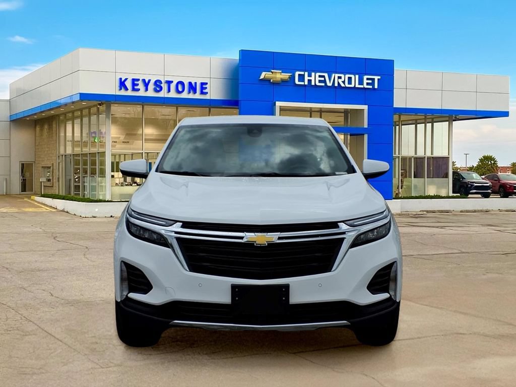 Used 2024 Chevrolet Equinox LT FWD image 2