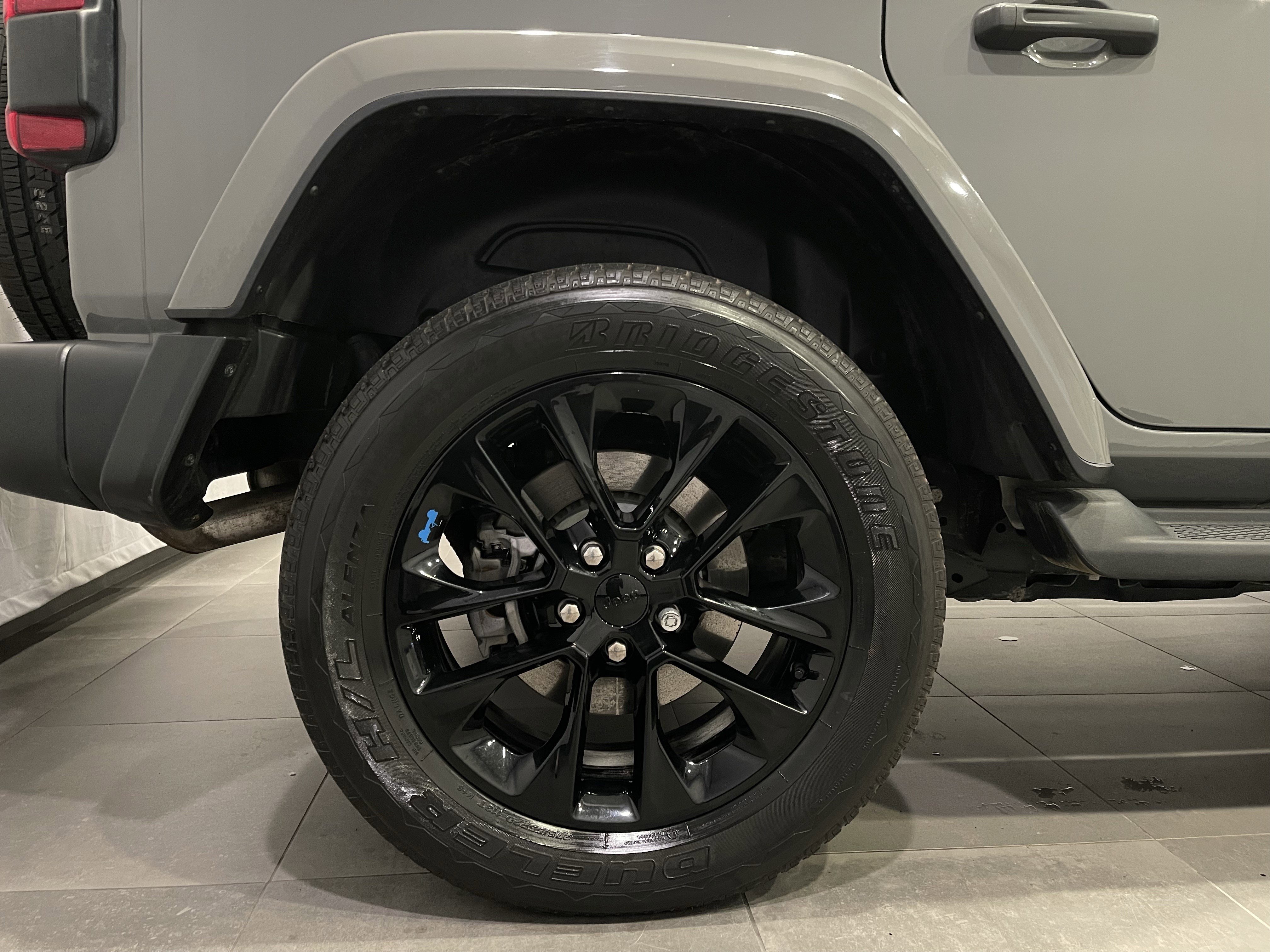 Used 2022 Jeep Wrangler Unlimited Sahara w/ Cold Weather Group image 9