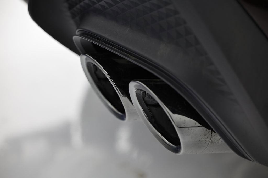 New 2026 Porsche Macan Turbo image 15