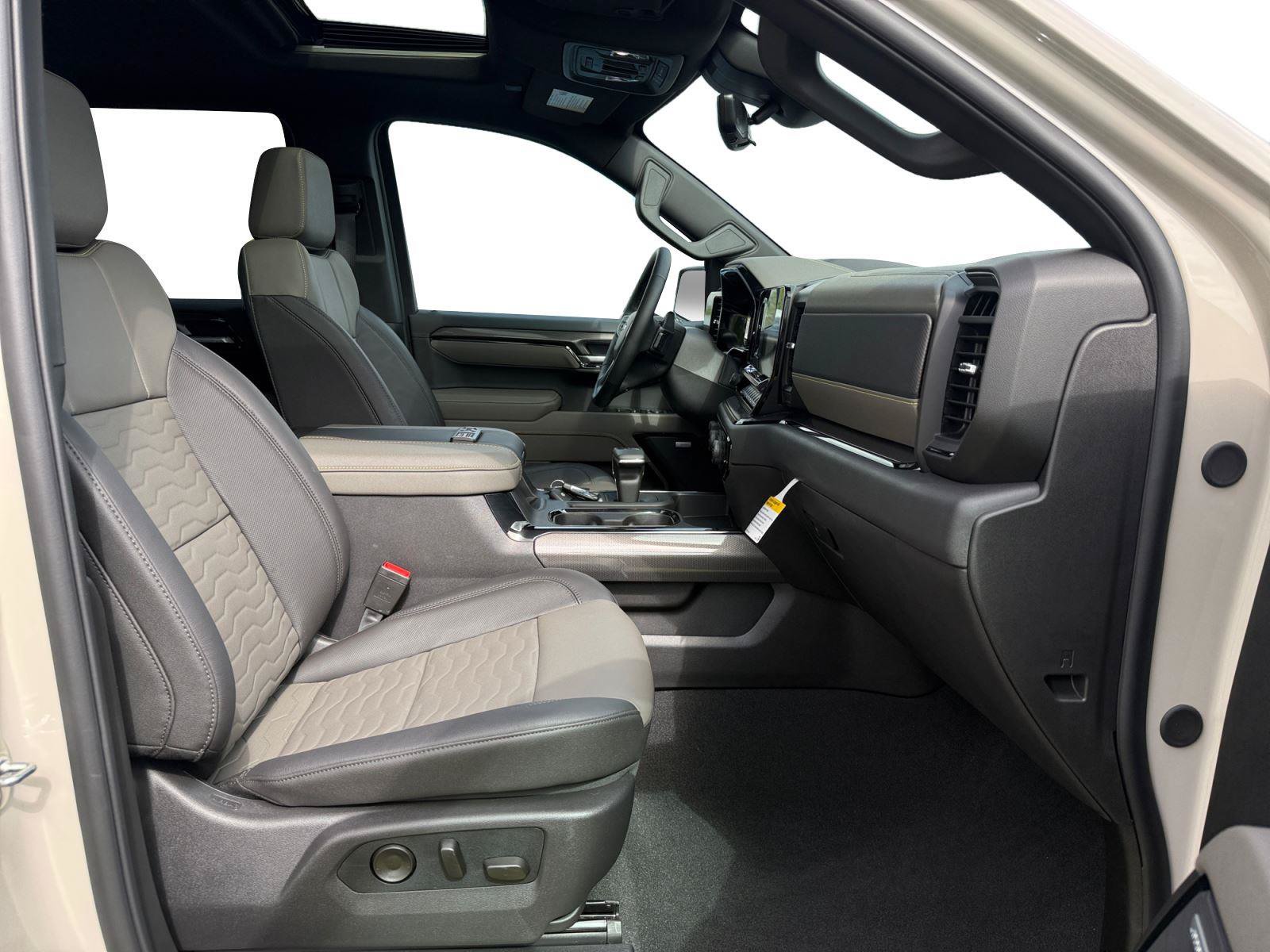 New 2026 Chevrolet Silverado 1500 ZR2 w/ Dark Appearance Package AWD/4WD image 27