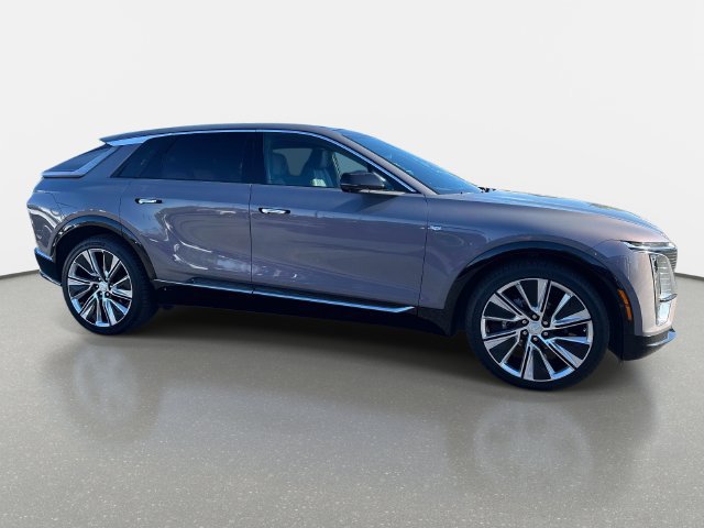 Certified 2025 Cadillac Lyriq Luxury w/ LPO, Floor Liner Package AWD/4WD image 7