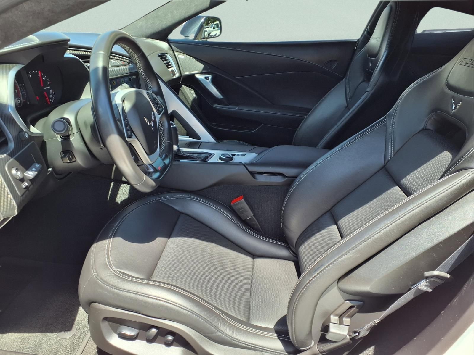 Used 2019 Chevrolet Corvette Z06 RWD image 14