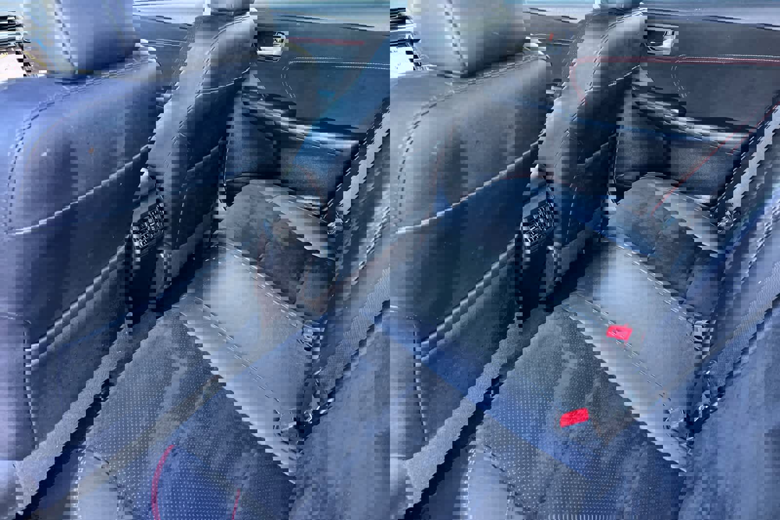 Used 2015 Toyota Camry XSE w/ Advanced Technology Package image 4