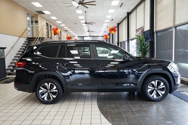 Used 2024 Volkswagen Atlas SE image 19