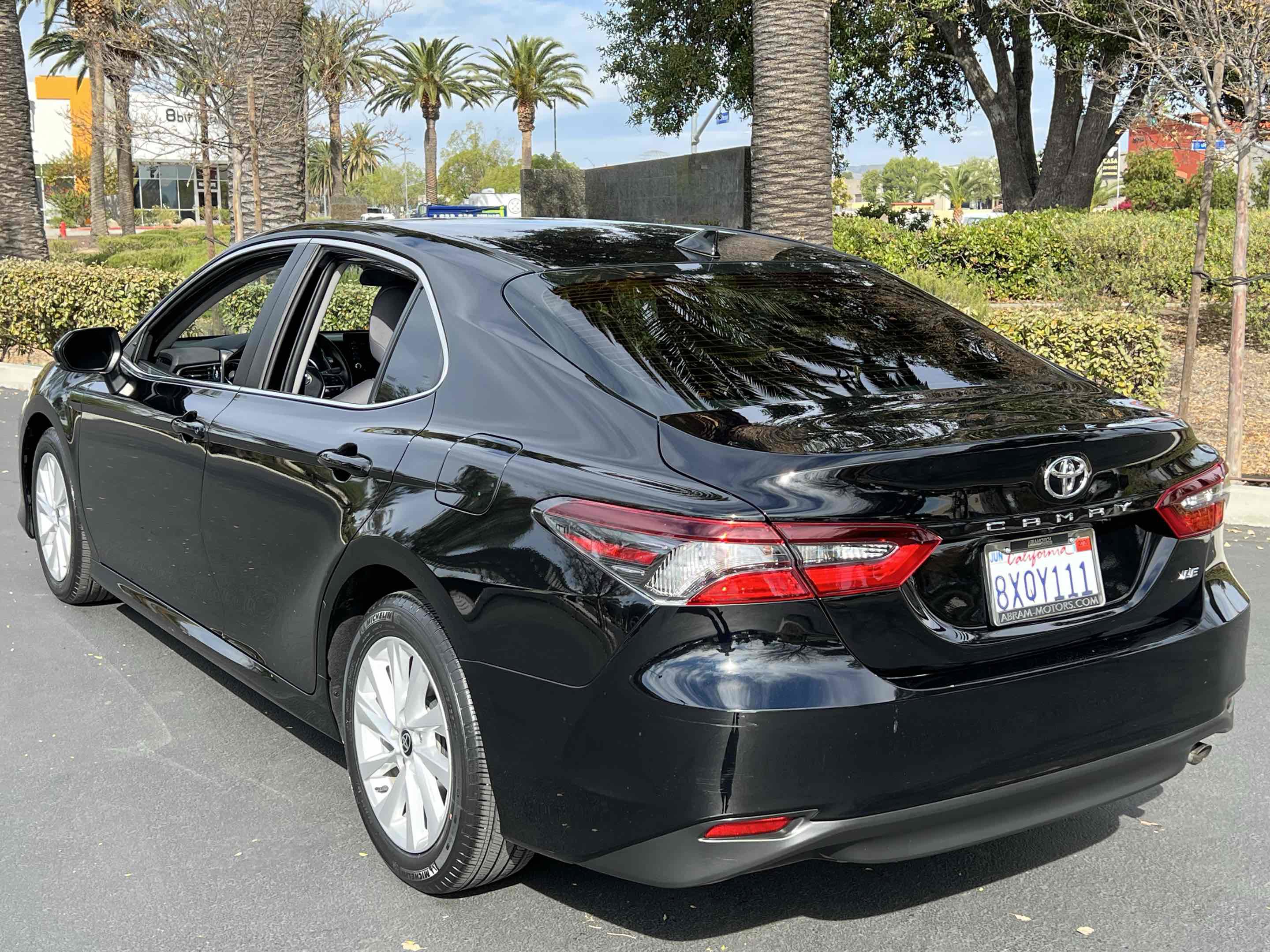 Used 2021 Toyota Camry LE image 2