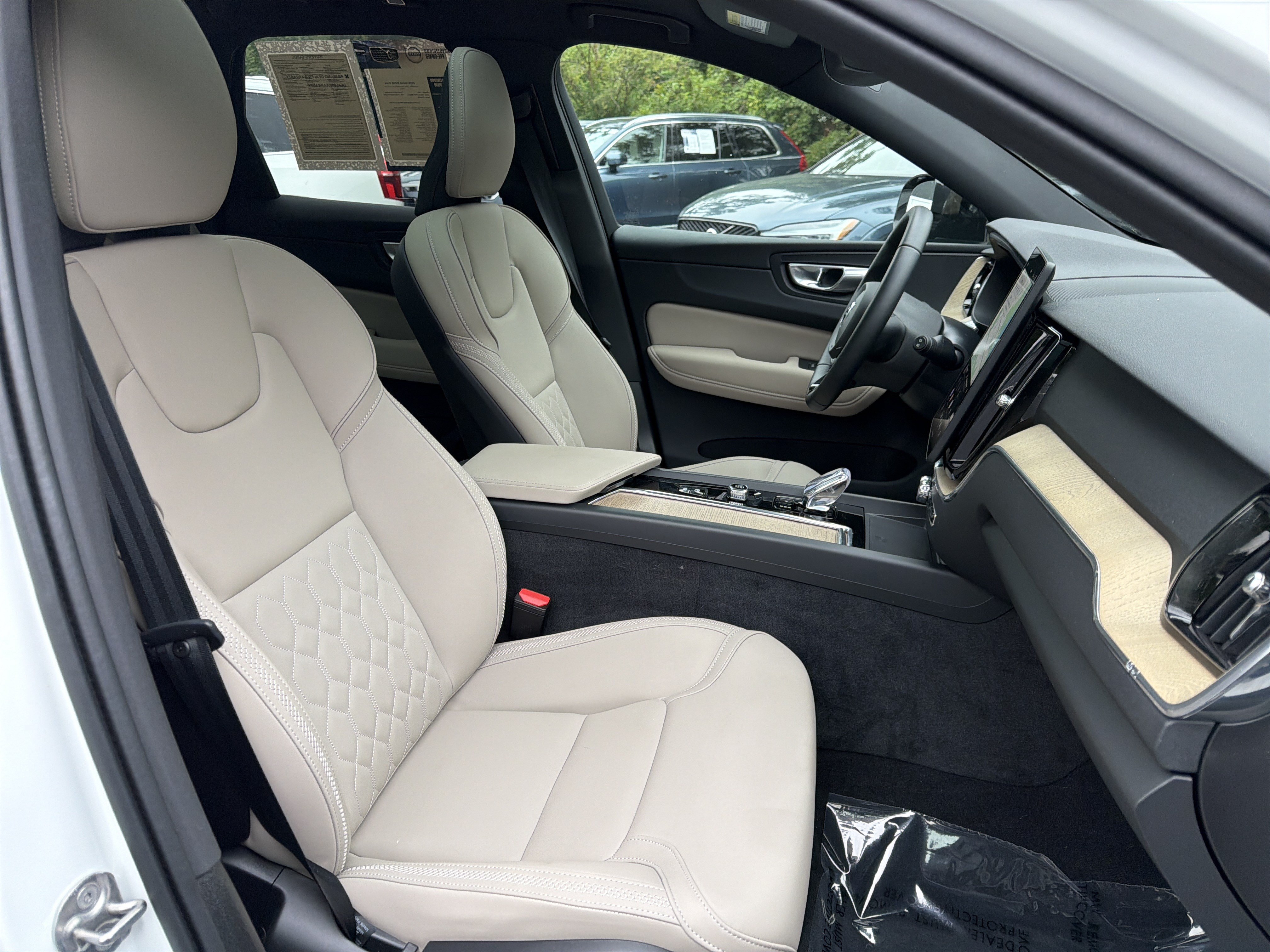 Certified 2026 Volvo XC60 B5 Core AWD/4WD image 36