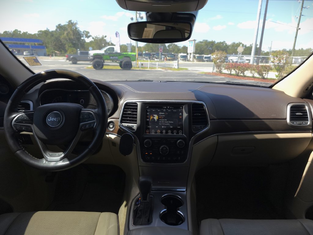 Used 2018 Jeep Grand Cherokee Overland RWD image 19