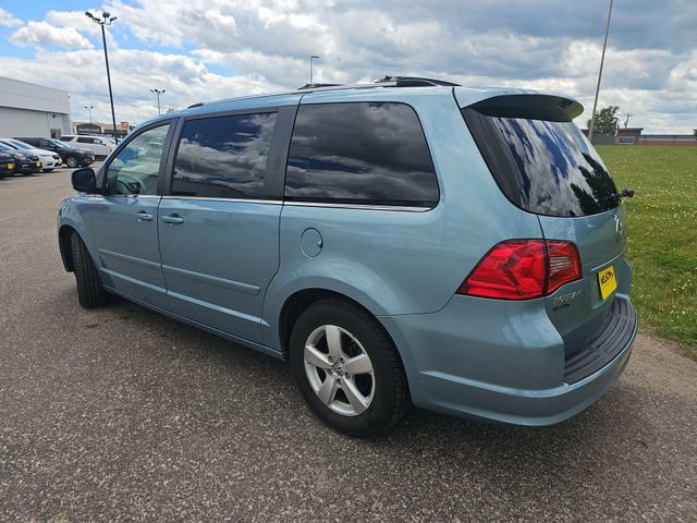 Used 2009 Volkswagen Routan SEL Premium FWD image 3