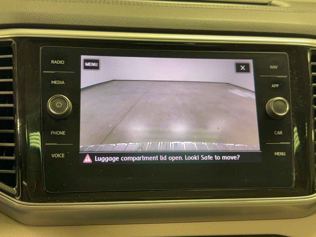 Used 2019 Volkswagen Atlas SEL FWD image 24