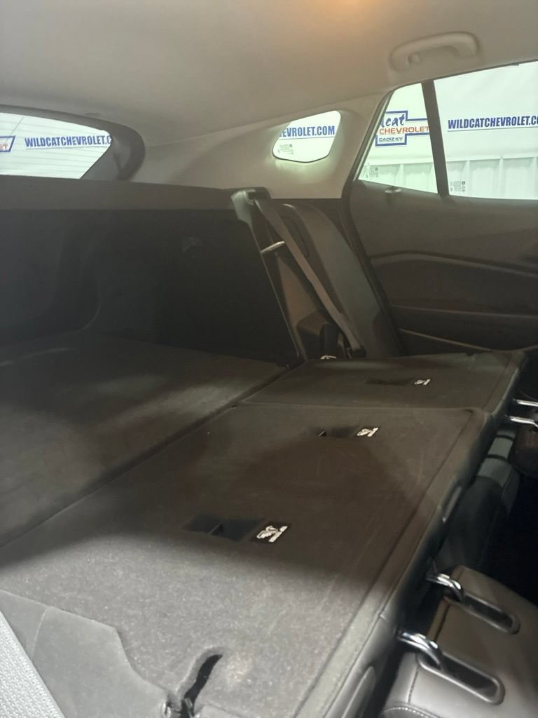 Used 2025 Chevrolet Trax LT FWD image 34