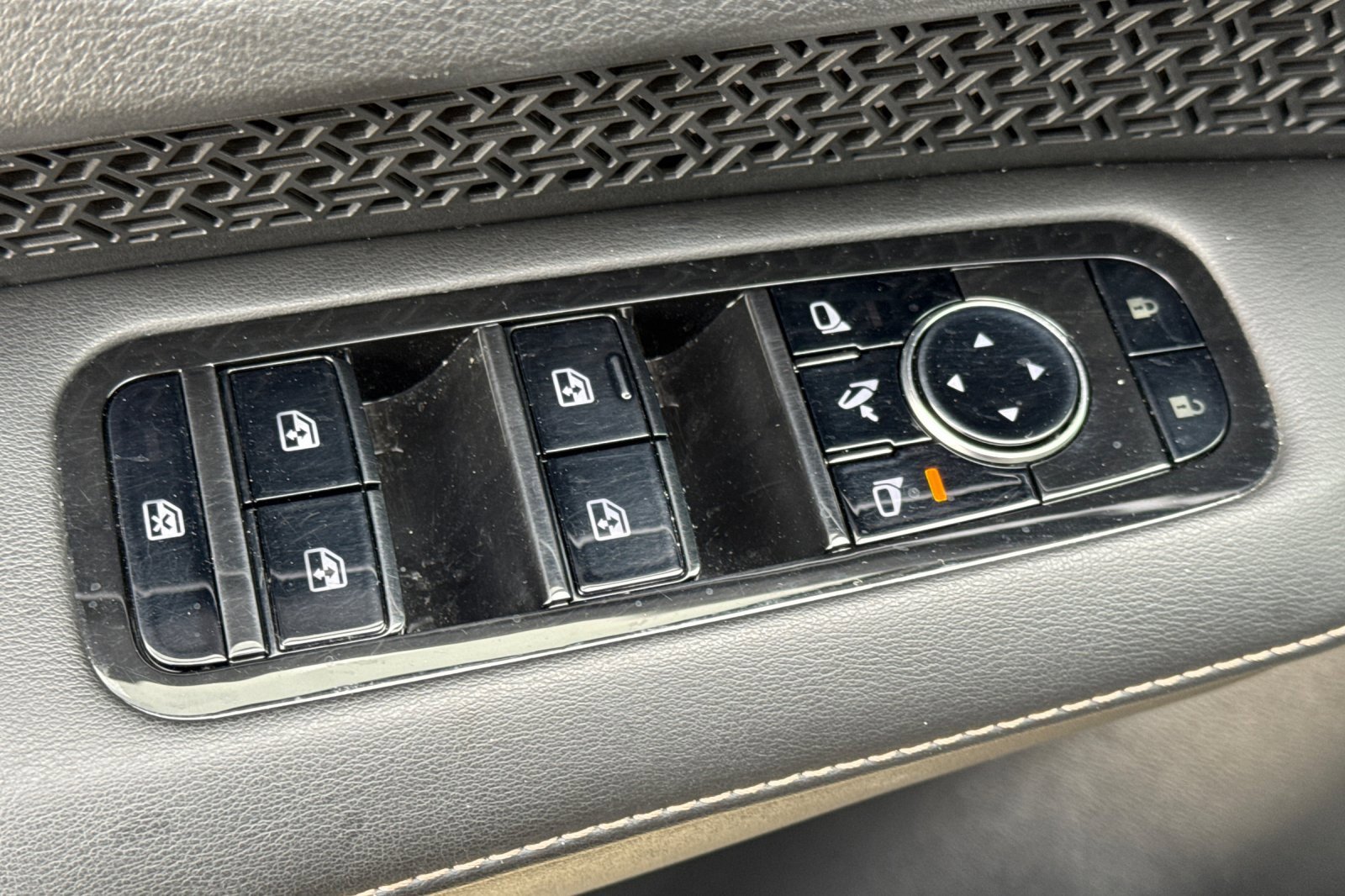 Certified 2024 Nissan Ariya FWD image 12