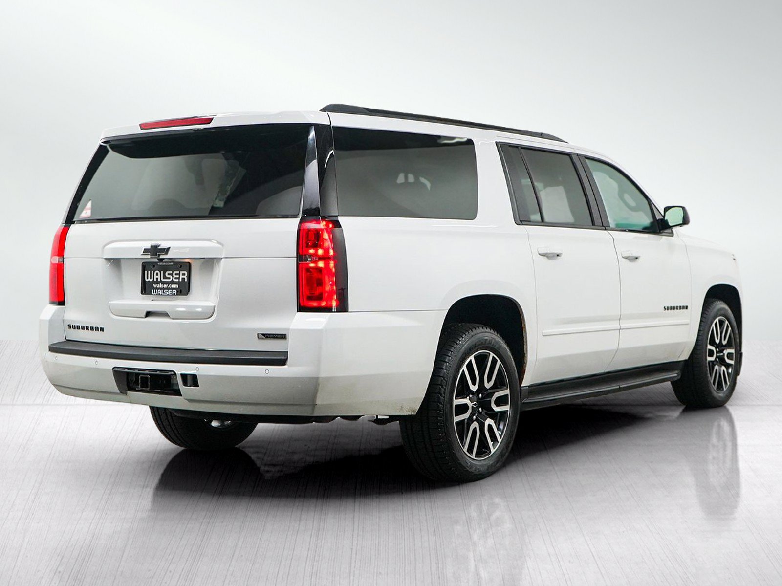 Used 2018 Chevrolet Suburban Premier w/ RST Edition AWD/4WD image 5