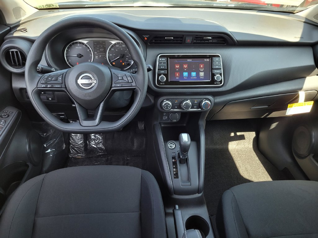 New 2025 Nissan Kicks Play S FWD image 6