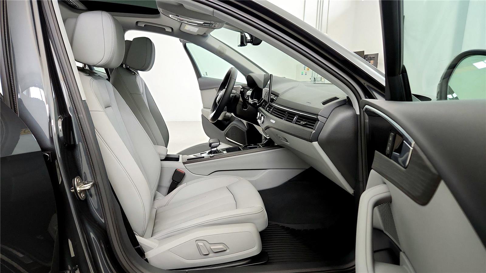 Used 2023 Audi A4 2.0T Premium Plus image 17