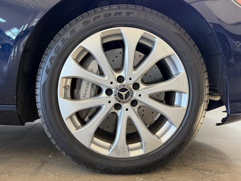 Used 2018 Mercedes-Benz E 400 4MATIC Wagon w/ Premium 2 Package image 10