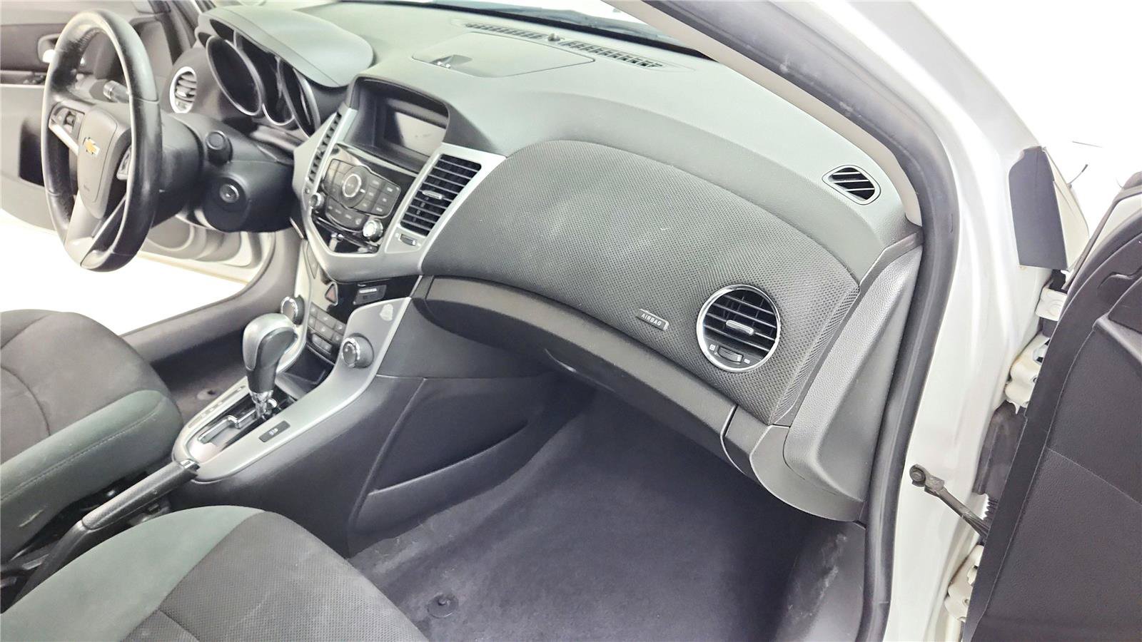Used 2011 Chevrolet Cruze LT FWD image 23
