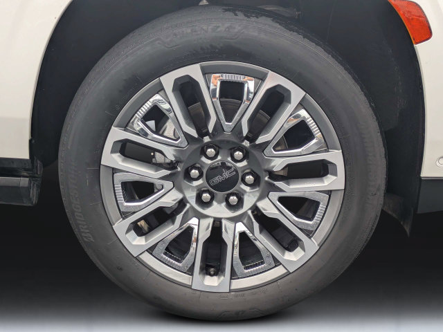 Used 2023 GMC Yukon Denali Ultimate AWD/4WD image 11