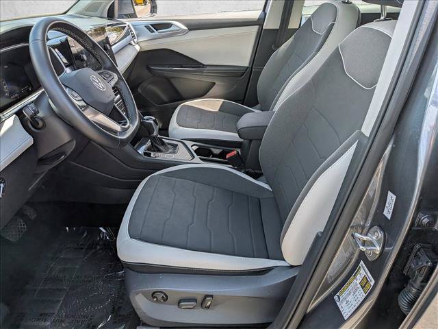 Used 2026 Volkswagen Taos SE FWD image 21