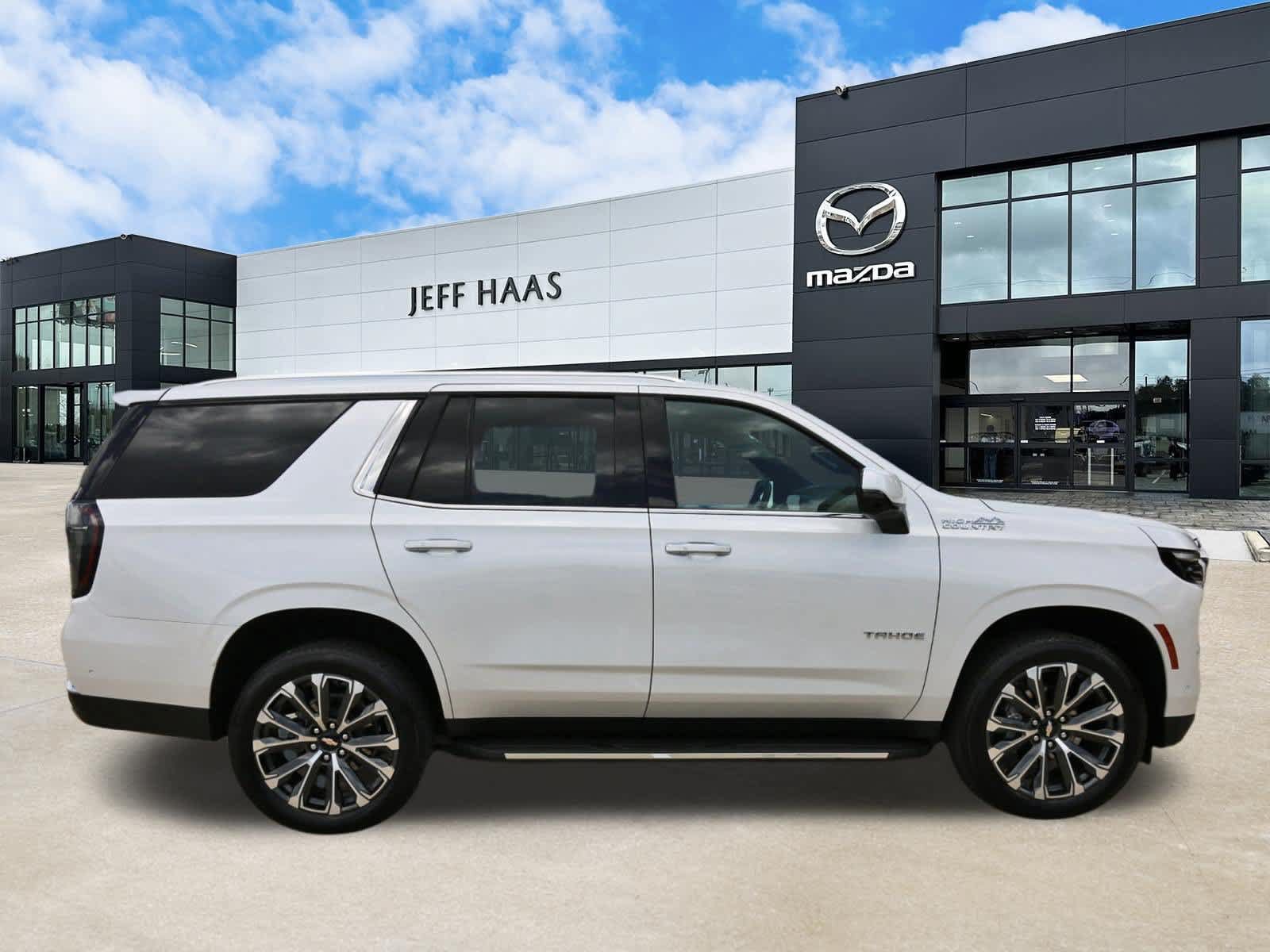 Used 2025 Chevrolet Tahoe High Country AWD/4WD image 5