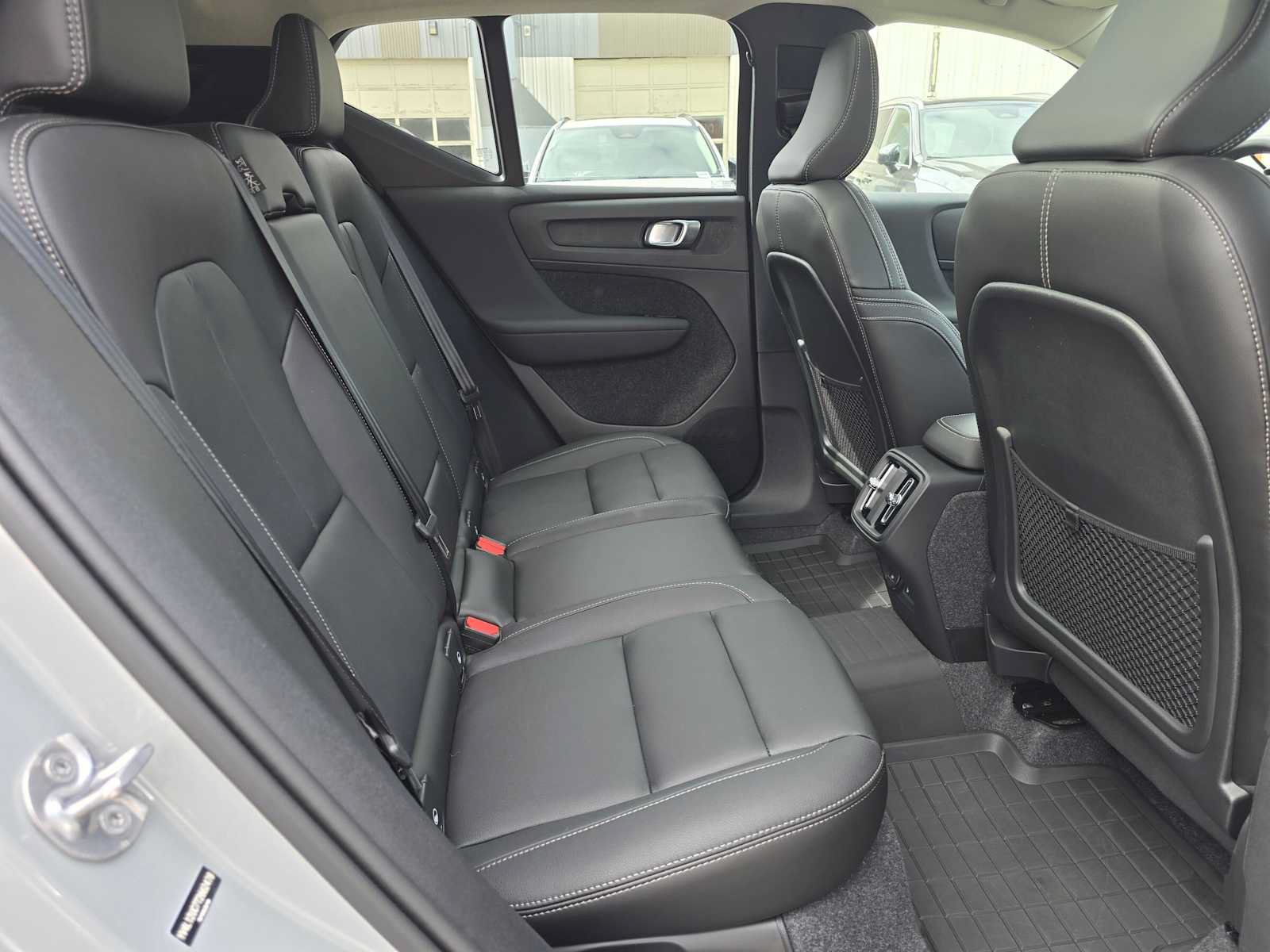 Used 2026 Volvo XC40 B5 Plus w/ Protection Package Premier AWD/4WD image 12