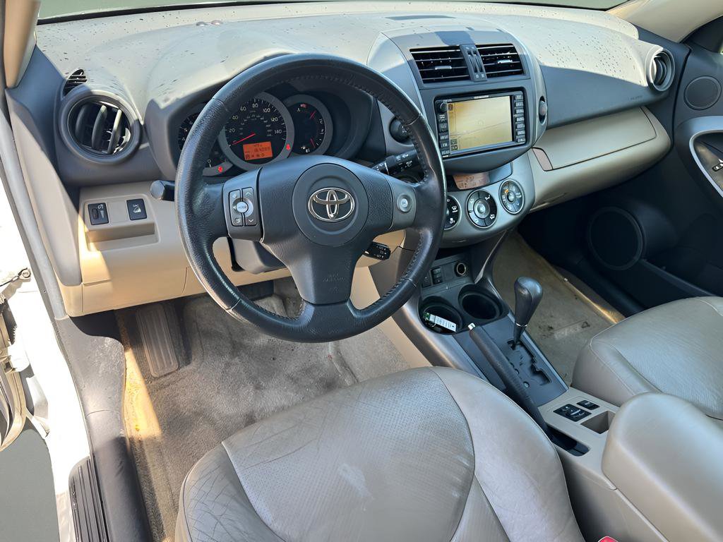 Used 2011 Toyota RAV4 Limited AWD/4WD image 22