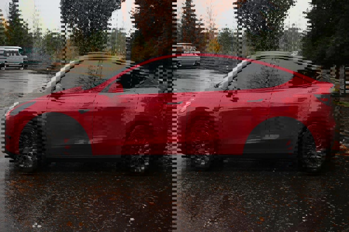 Used 2021 Tesla Model Y Performance image 3