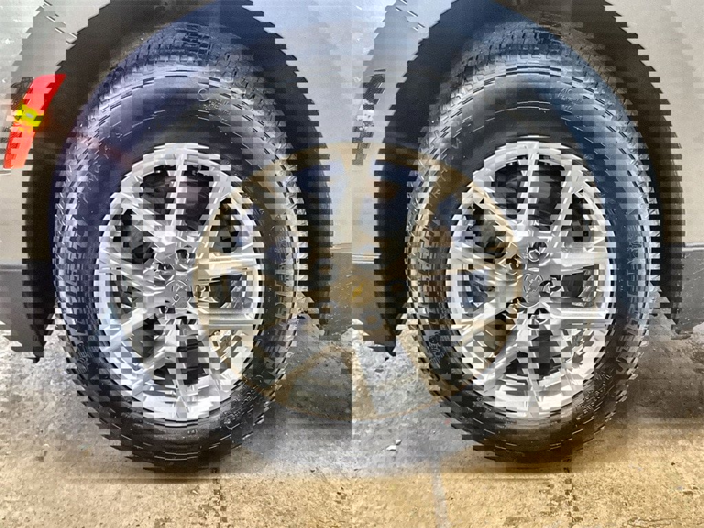 Used 2024 Chevrolet Equinox LS w/ Driver Confidence II Package image 31