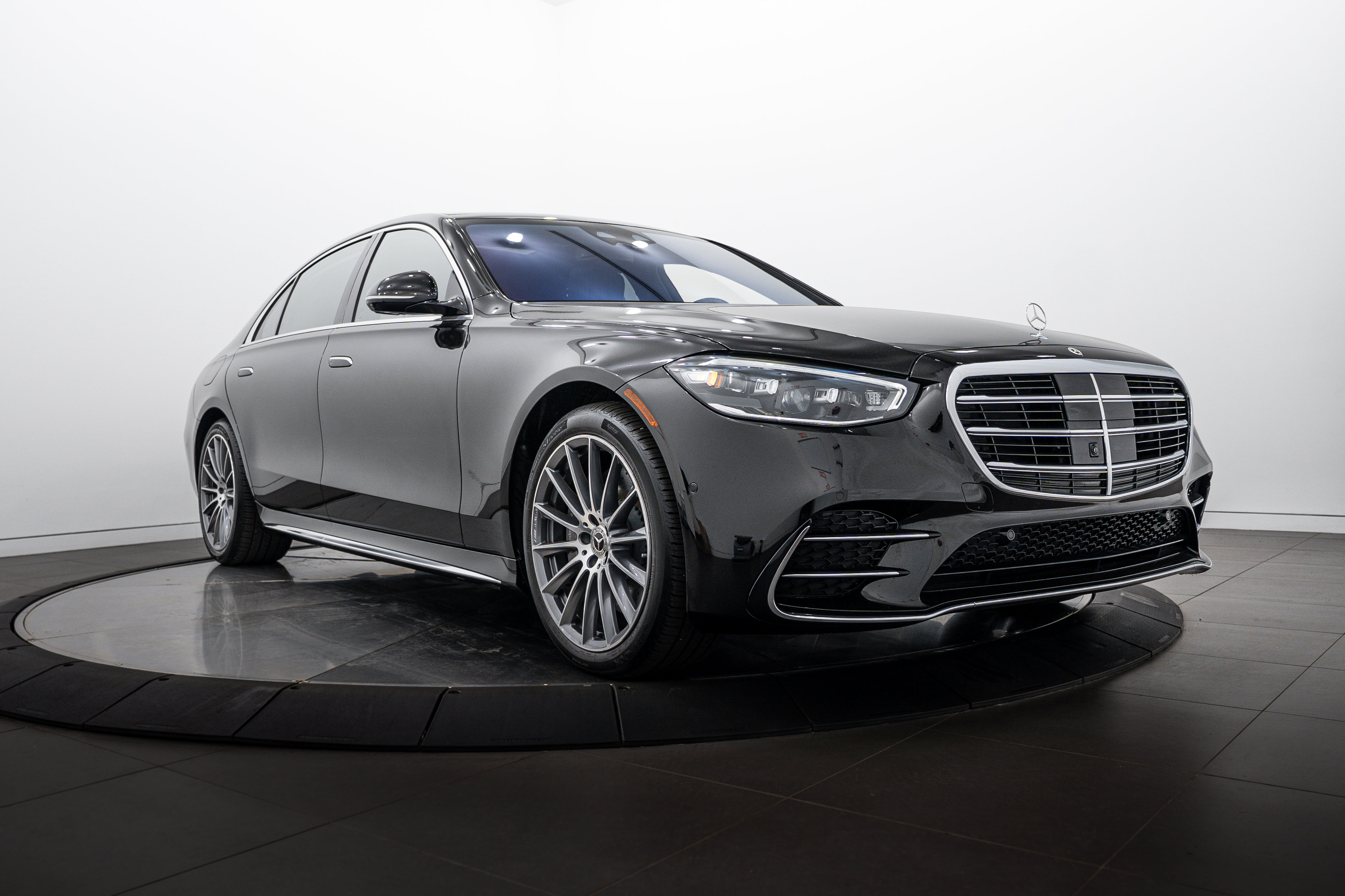 Used 2024 Mercedes-Benz S 580e 4MATIC Sedan image 9