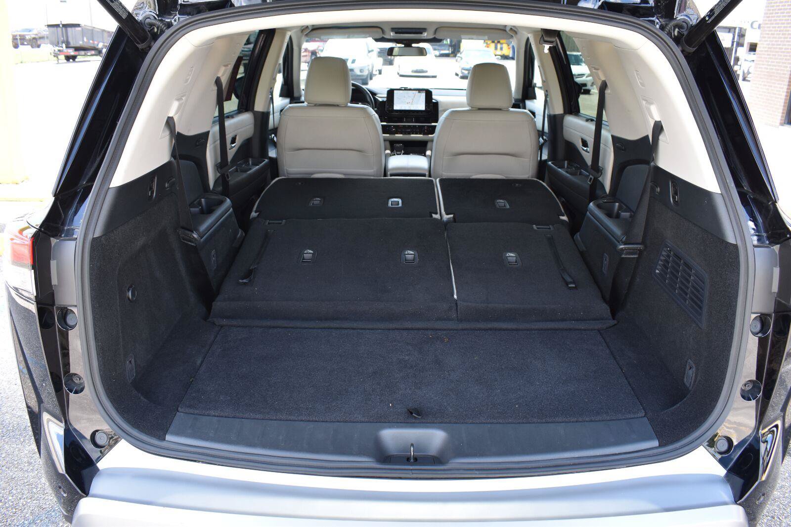 Used 2025 Nissan Pathfinder SL FWD image 59