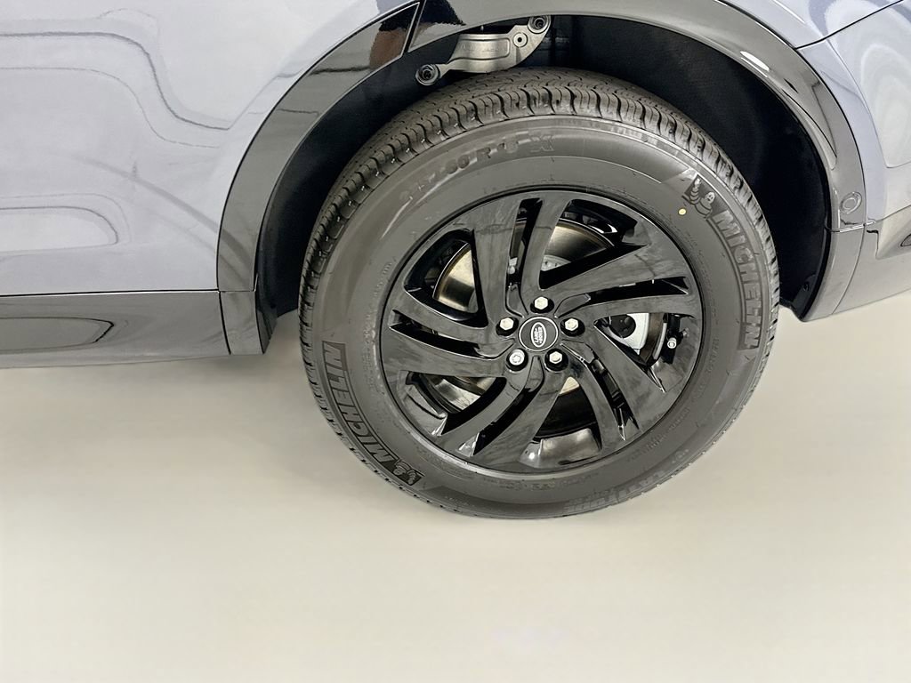 New 2026 Land Rover Discovery Sport Landmark AWD/4WD image 30