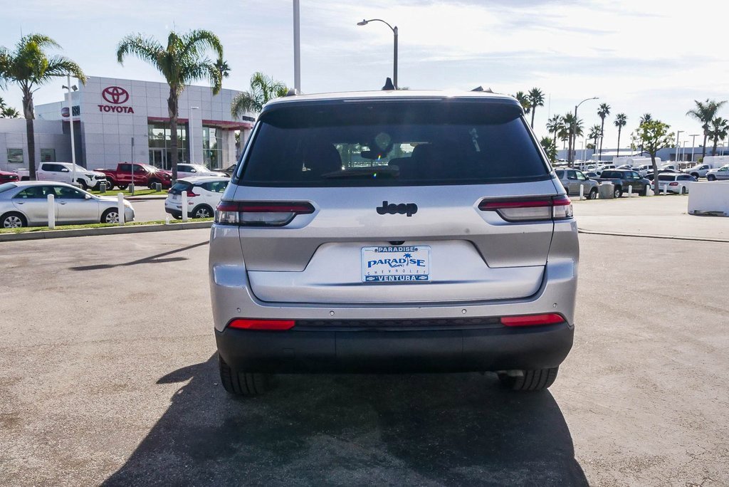 Used 2023 Jeep Grand Cherokee L Laredo image 8