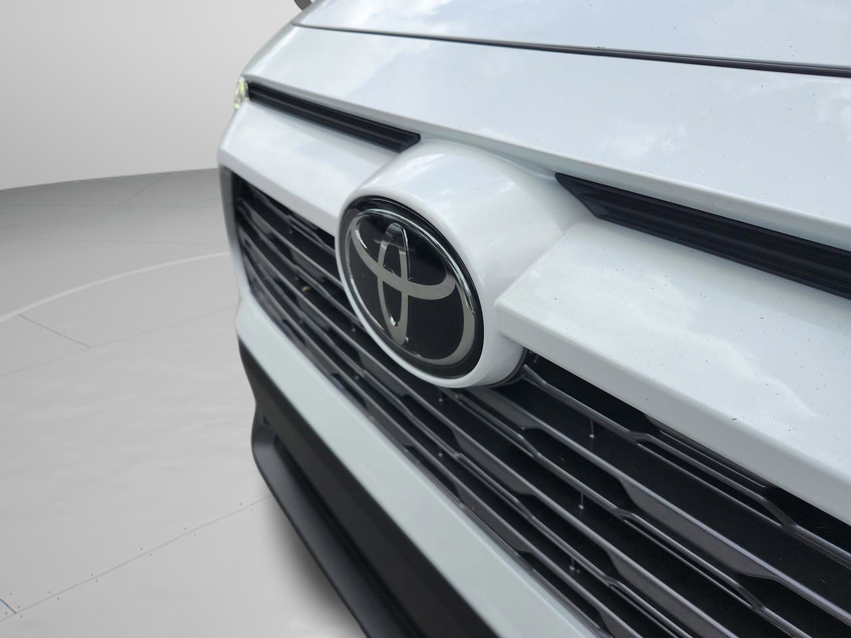 Used 2023 Toyota RAV4 Limited image 22