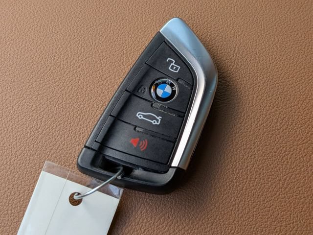 Used 2024 BMW 330i Sedan w/ M Sport Package RWD image 31