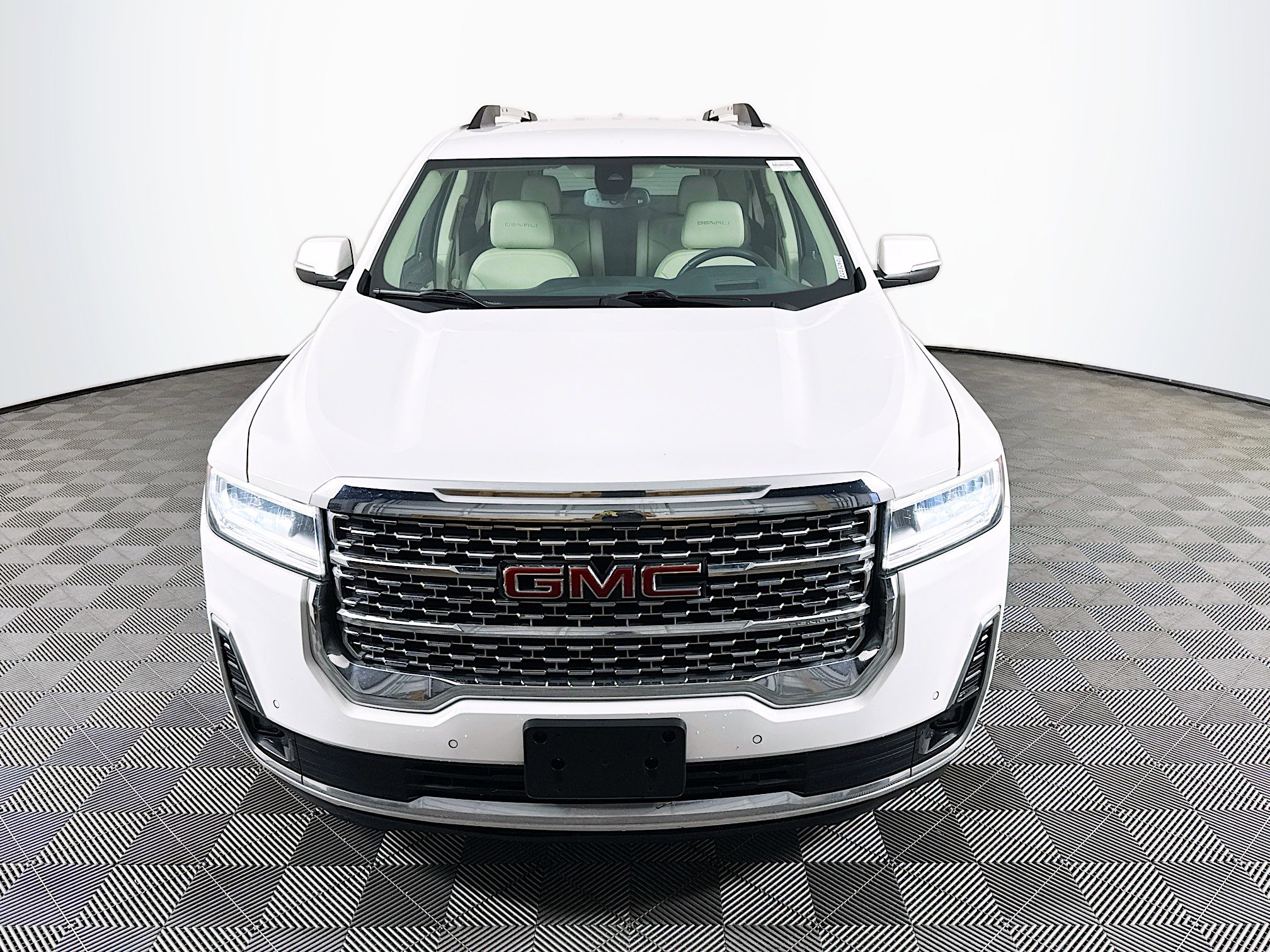 Used 2023 GMC Acadia Denali AWD/4WD image 2