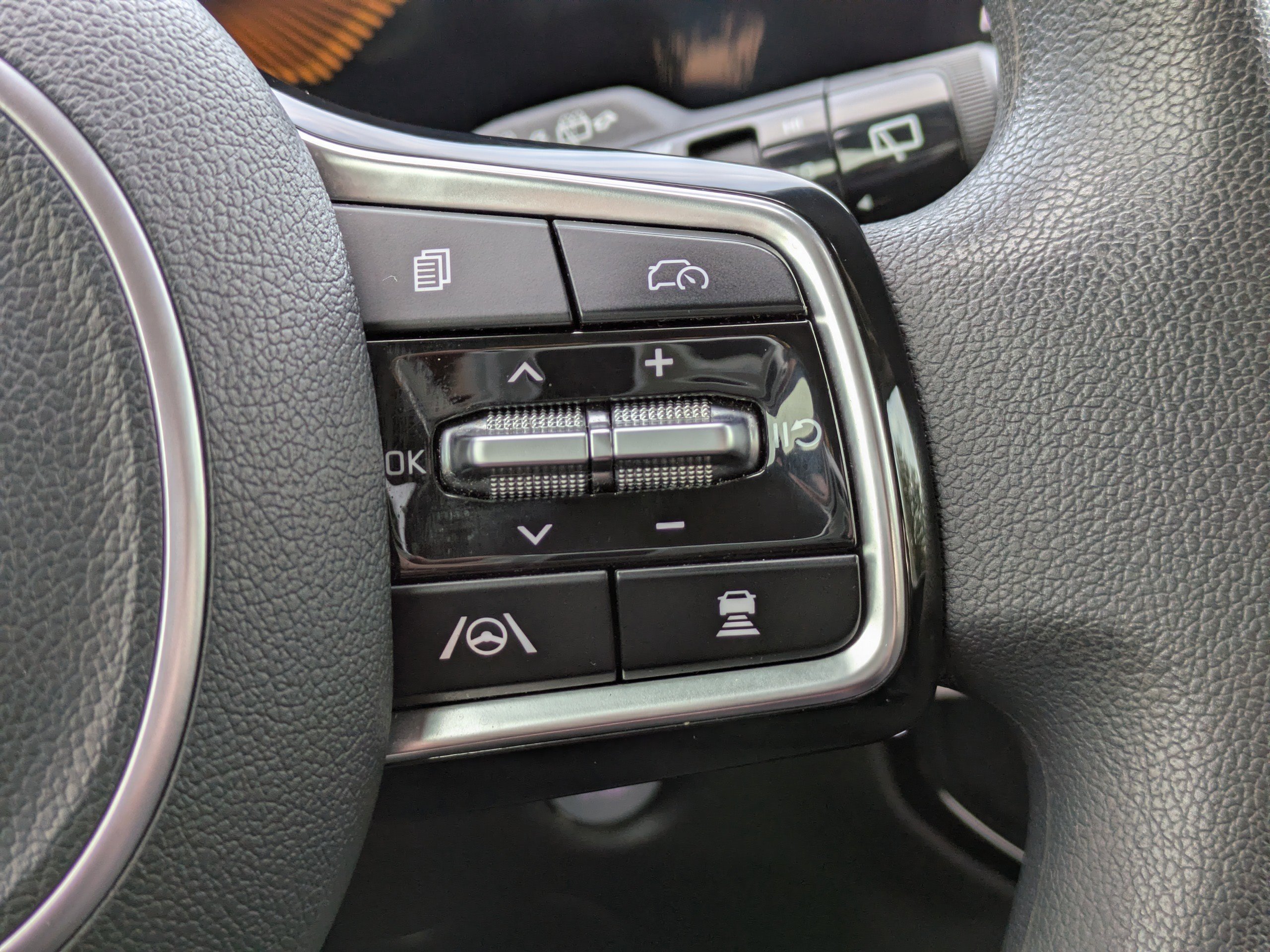 Used 2024 Kia Sorento LX image 27