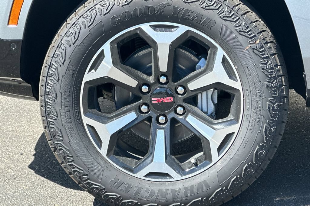 New 2026 GMC Yukon XL AT4 w/ AT4 Premium Plus Package AWD/4WD image 27